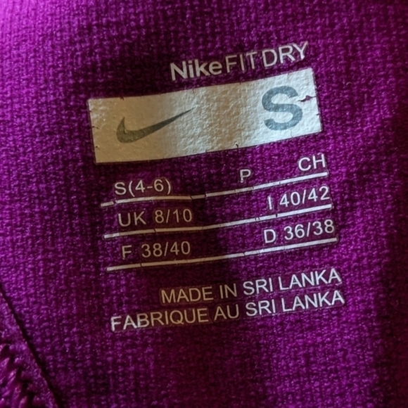 Nike‎ Small Purple Fit Dry Tank Top w/ Built-in Bra & Adjustable Straps - Picture 6 of 10